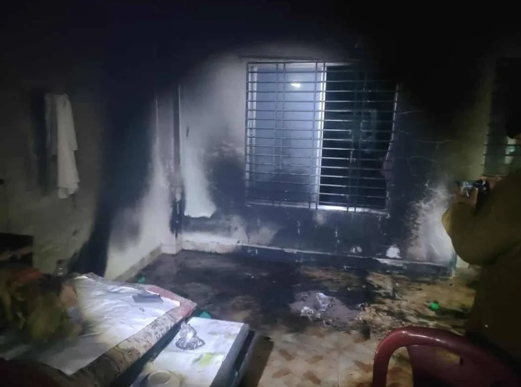 আওয়ামী লীগ নেতা লিপটনের বাড়িতে আগুন