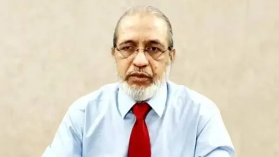২৯০৮ দিন আমি আকাশ দেখিনি  চাঁদ-সূর্য ও গাছ-মাটিও দেখিনি