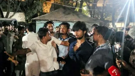 সোশ্যাল মিডিয়ায় উসকানিতে ছাত্রদল-শিবির সংঘর্ষ