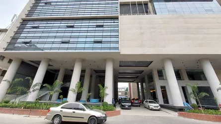 শেখ হাসিনার ১৭ সচিব এখনো বহাল