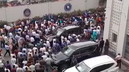 সরকারি চাকরি অধ্যাদেশ বাতিল নয়, সংশোধনী প্রস্তাব অনুমোদন