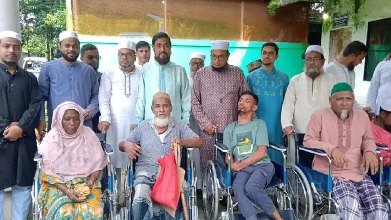 গোলাপগঞ্জে প্রতিবন্ধী ও অসুস্থদের মাঝে জামায়াতের হুইল চেয়ার বিতরণ