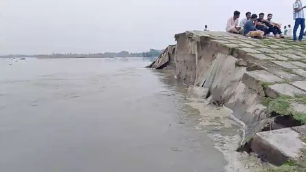 রংপুরে মহিপুর তিস্তা সেতু রক্ষা বাঁধে ভয়াবহ ভাঙন