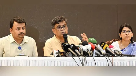 নির্বাচন বানচালে হঠাৎ আক্রমণ চলে আসতে পারে : প্রধান উপদেষ্টা