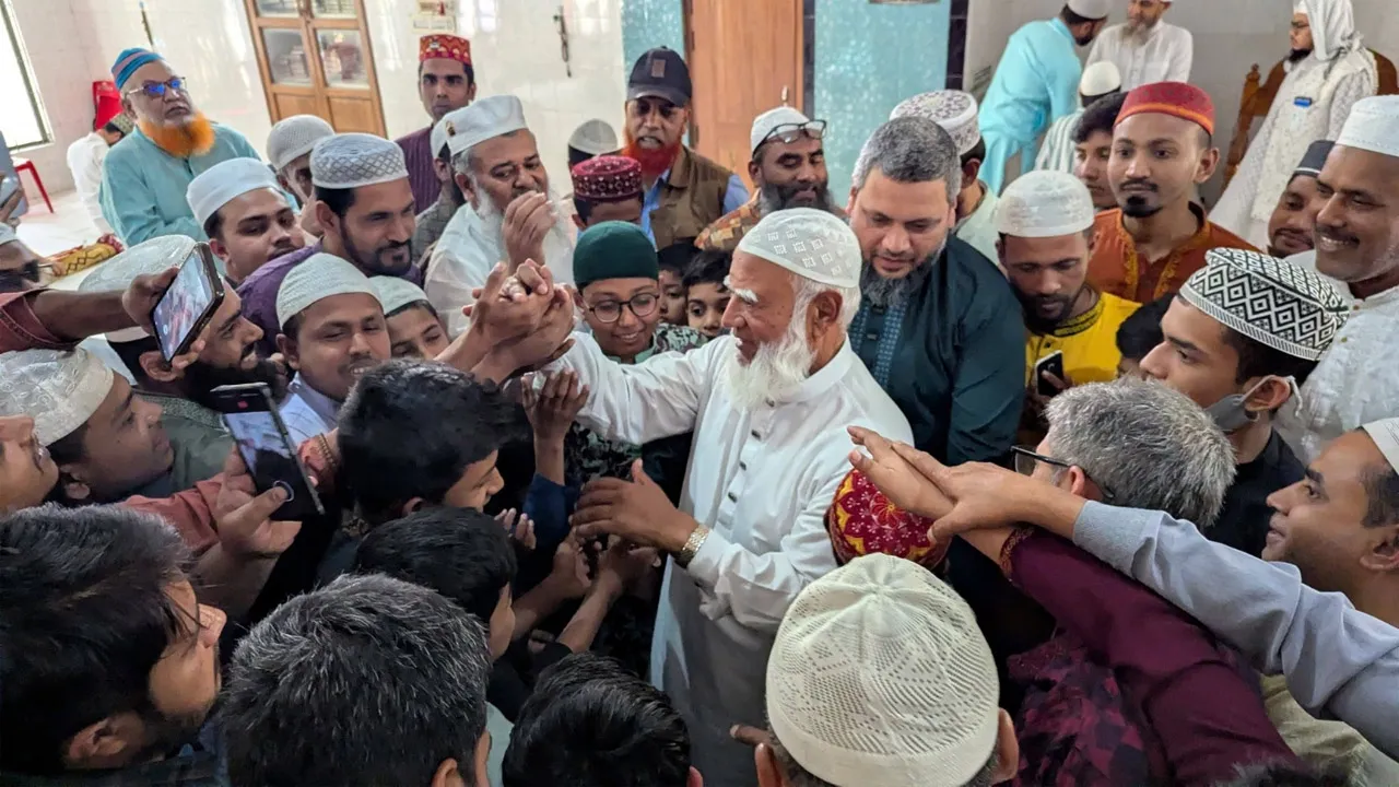 সরকার কি চাঁদাকে জাতীয়করণের ঘোষণা দিলো, প্রশ্ন বিরোধীদলীয় নেতার
