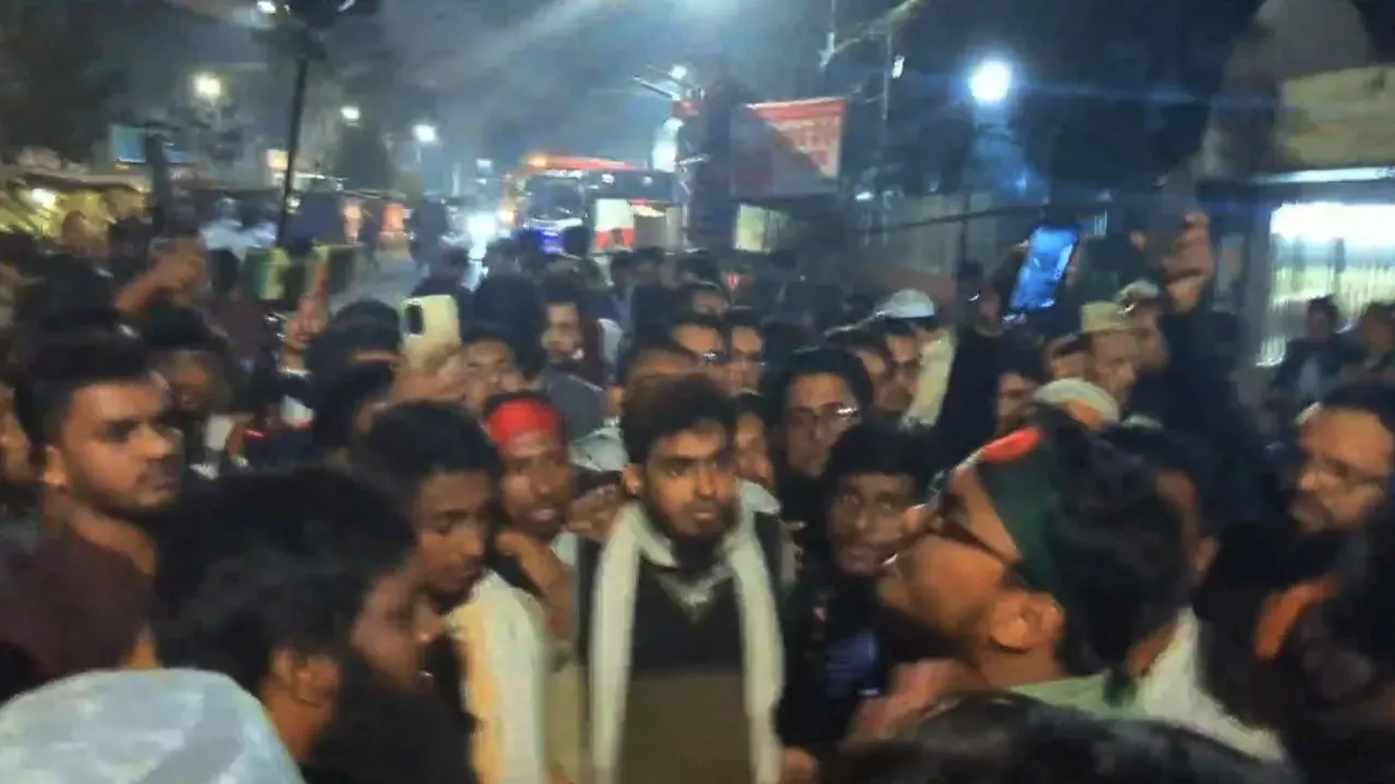 শাহবাগ মোড় অবরোধ