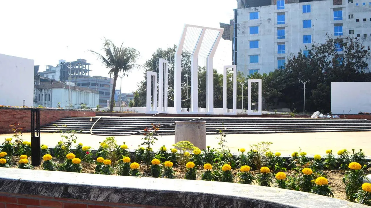 প্রথমবারের মতো নবনির্মিত কেন্দ্রীয় শহীদ মিনারে ফুল দেবেন রাজশাহীবাসী