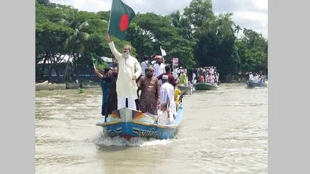 পিরোজপুরে শতাধিক ট্রলার নিয়ে জামায়াতের নৌ র‌্যালি