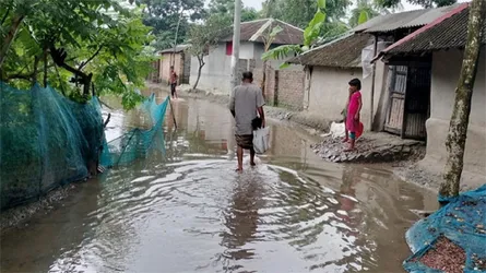 সোরা দক্ষিণ পাড়া মেইন রাস্তা পানির নিচে, সমাধানে নেই কার্যকর উদ্যোগ