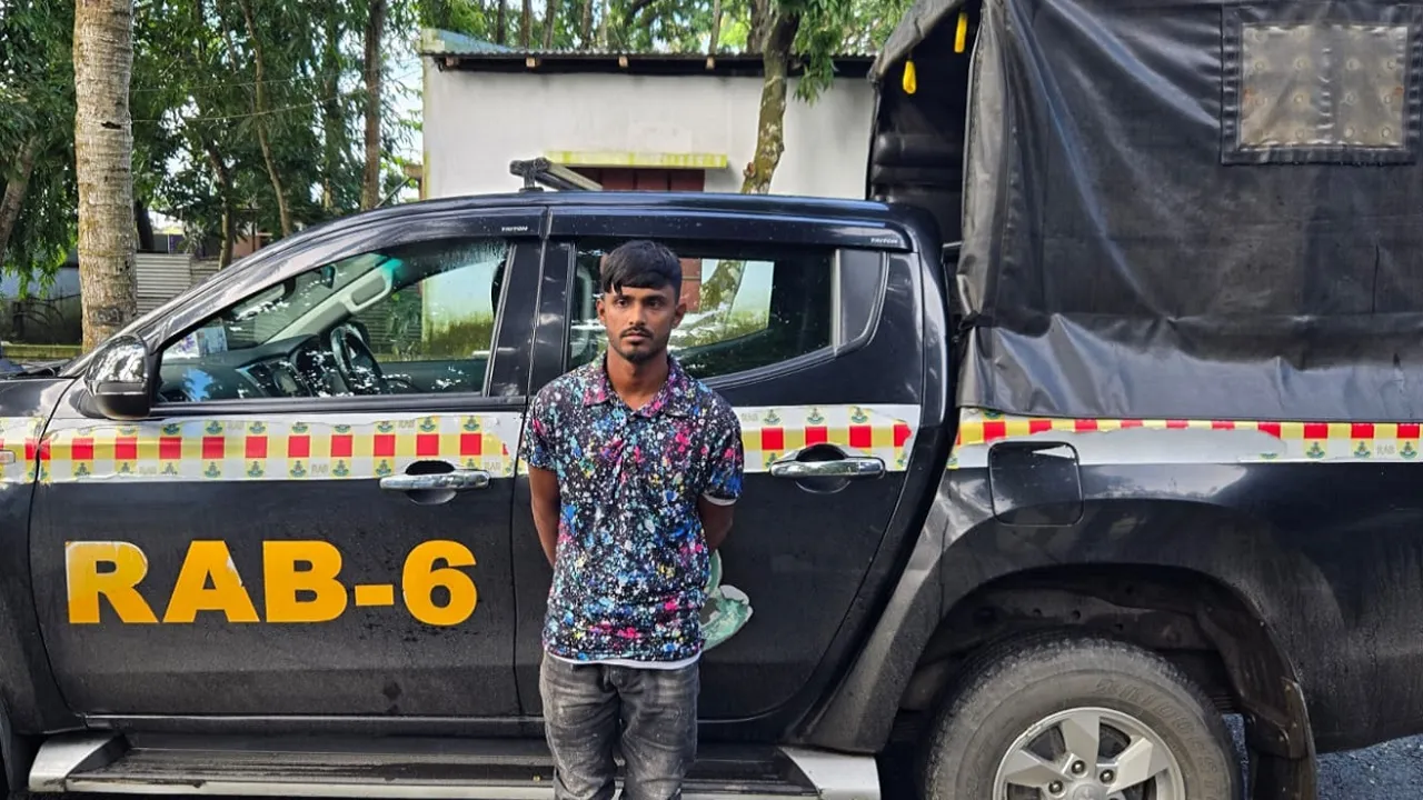 লালমোহনে আকিমজান হত্যার প্রধান আসামি সাতক্ষীরায় র‍্যাবের হাতে আটক