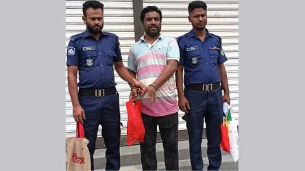 বিস্ফোরণ ও অস্ত্র মামলার আসামি যুবলীগ নেতা রাসেল গ্রেফতার