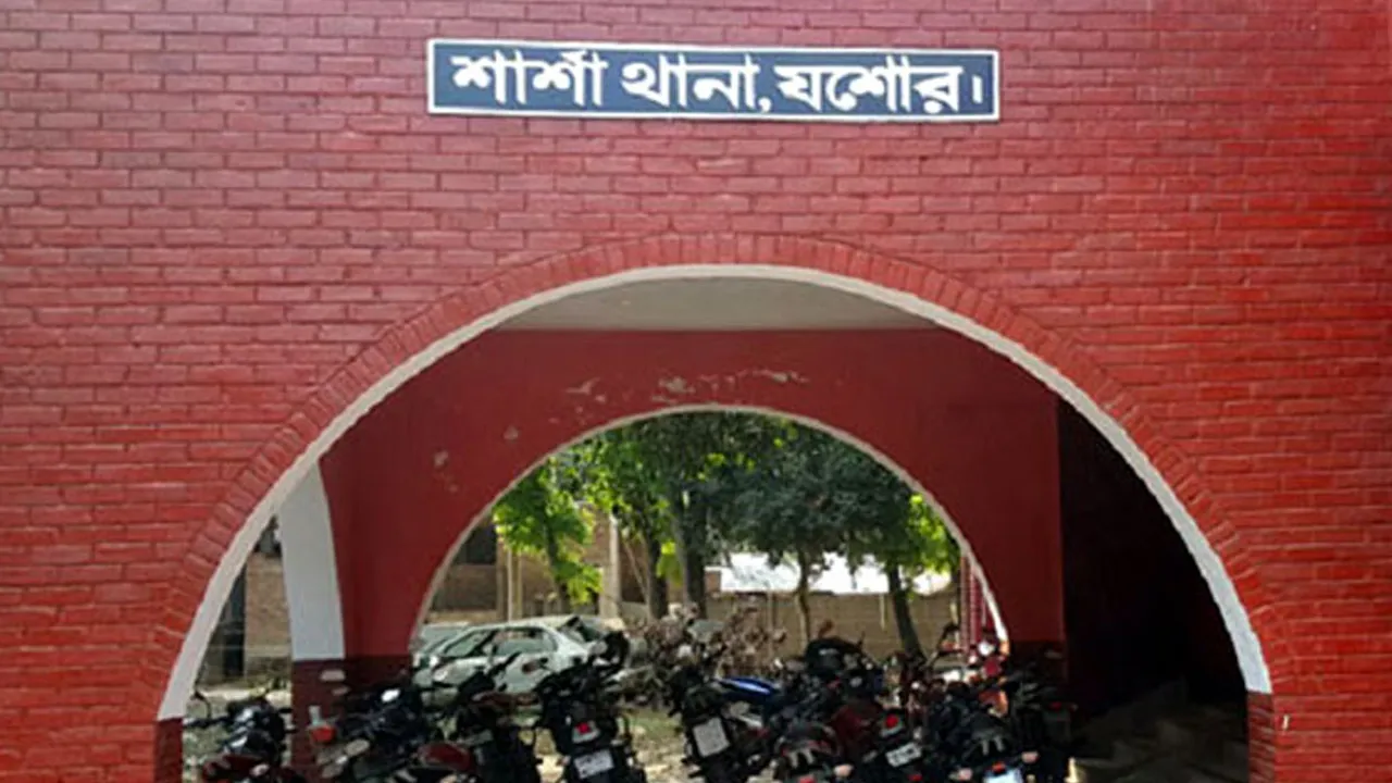শার্শায় বোমা বিস্ফোরণে আহত ২