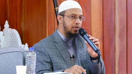 ট্রেনে পাথর ছোড়া বন্ধে করণীয় বিষয়ে শায়খ আহমাদুল্লাহর নির্দেশনা
