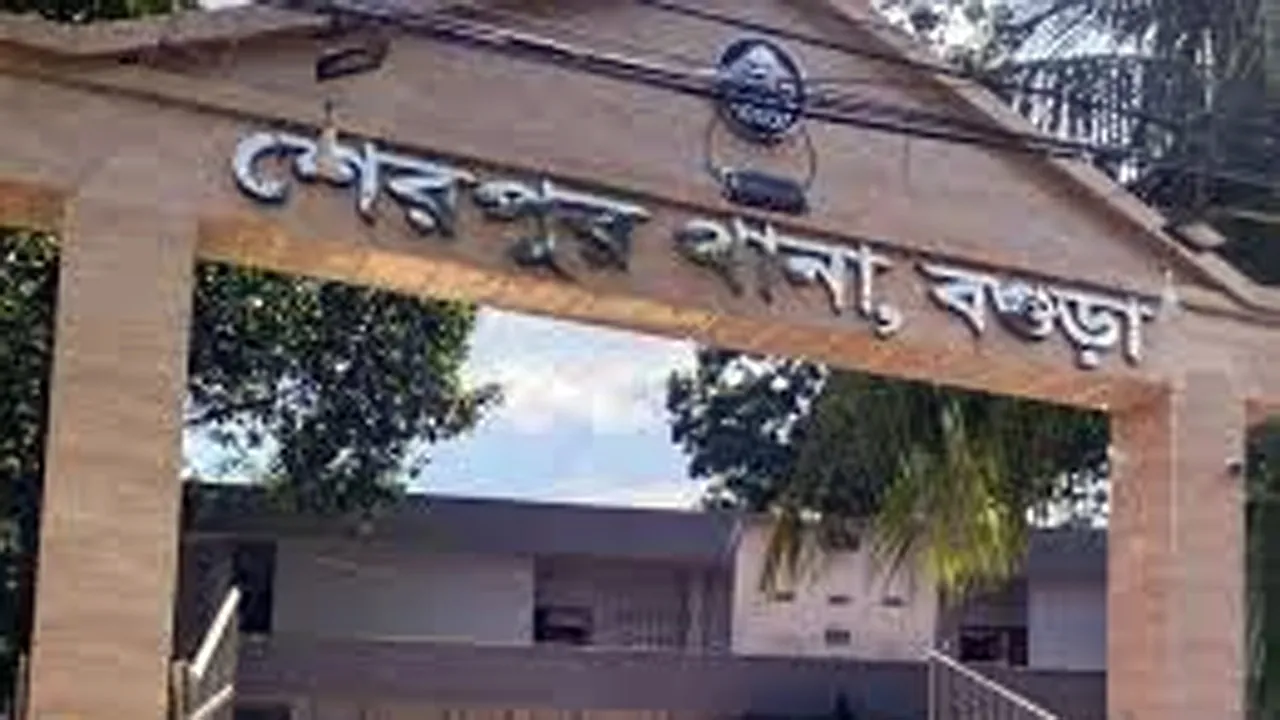 বাড়িতে গৃহবধূর লাশ রেখে পরিবারের লোকজন উধাও
