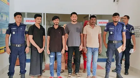 নালিতাবাড়ী সীমান্তে অবৈধভাবে অনুপ্রবেশ : নারী ও শিশুসহ গ্রেফতার ১১