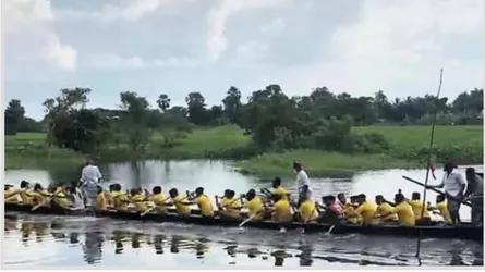 শিবচরে ঐতিহ্যবাহী নৌকাবাইচ প্রতিযোগিতা