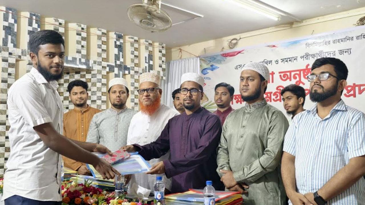 Shibir-organizes-prayers-for-SSC-examinees-in-Comilla