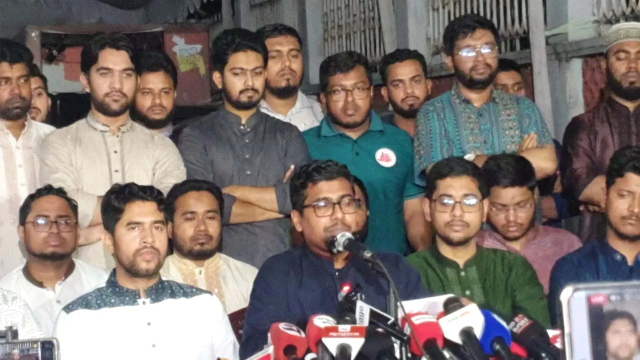 জবি, ঢাকা কলেজ ও আলিয়া মাদরাসায় হামলার অভিযোগ, শিবিরের ৫ দাবি