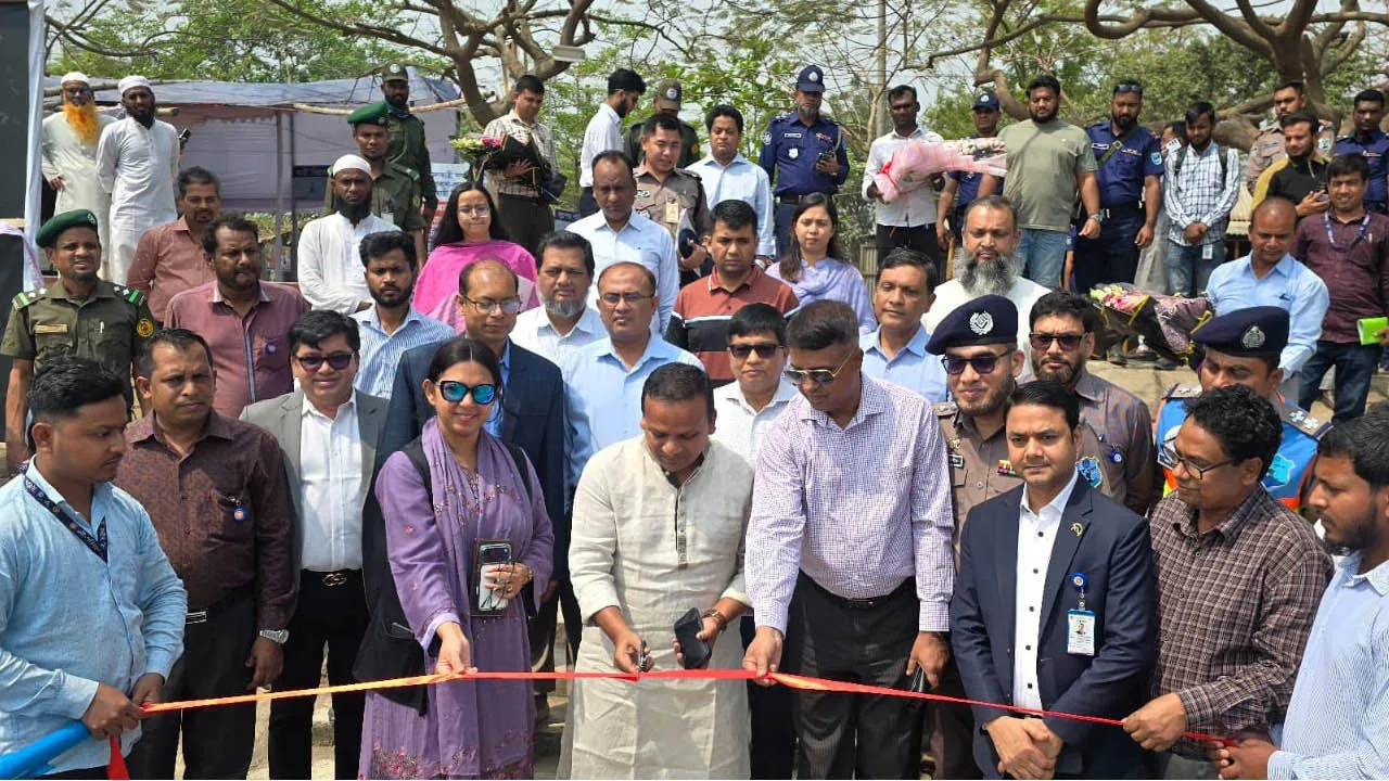 ঘরমুখী যাত্রীদের নির্বিঘ্নে নৌযাত্রা নিশ্চিত করতে সরকার বদ্ধপরিকর