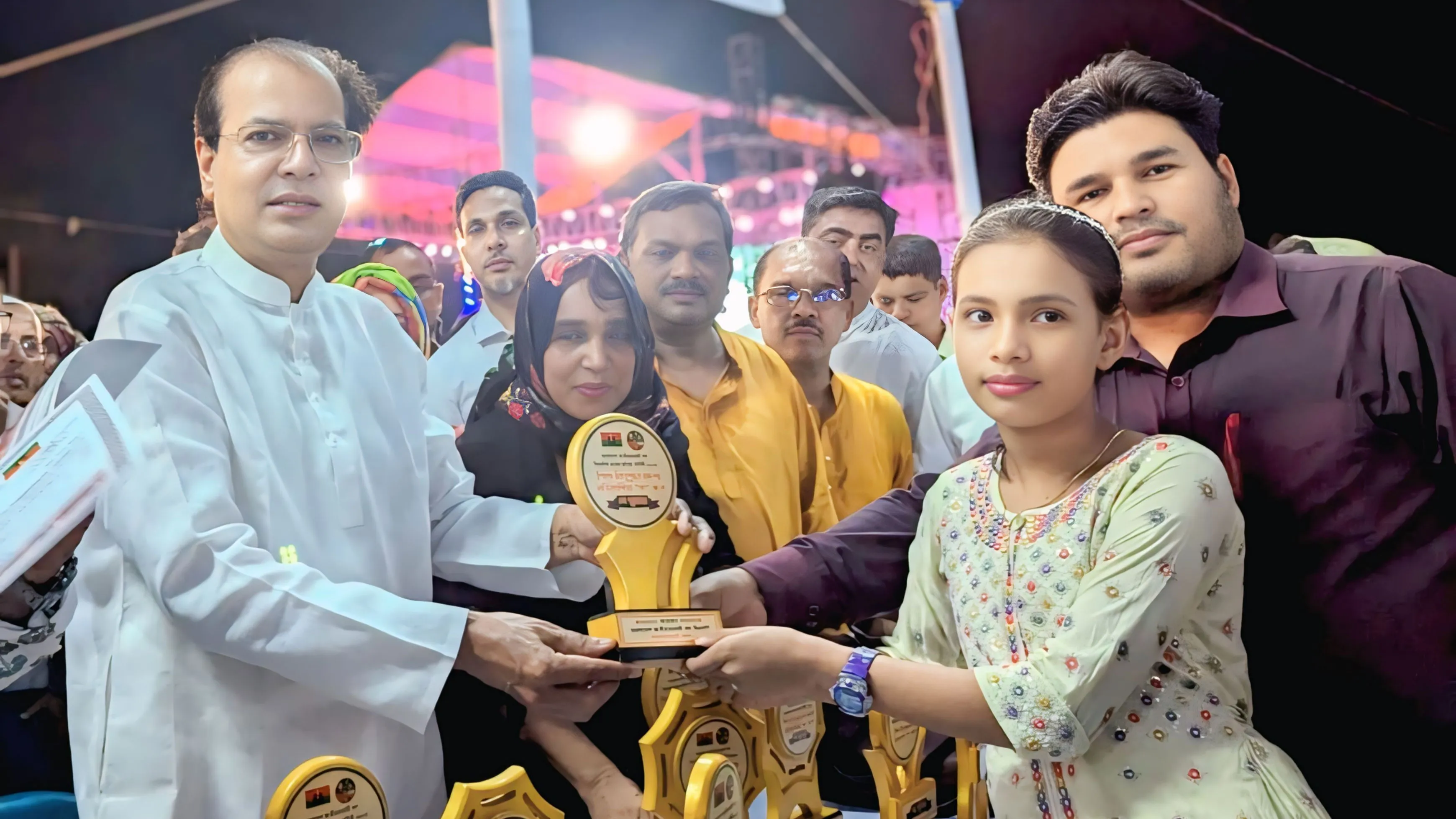 রচনা প্রতিযোগিতায় লালমনিরহাটে প্রথম শিবরাম স্কুলের শিক্ষার্থী ইসরাত