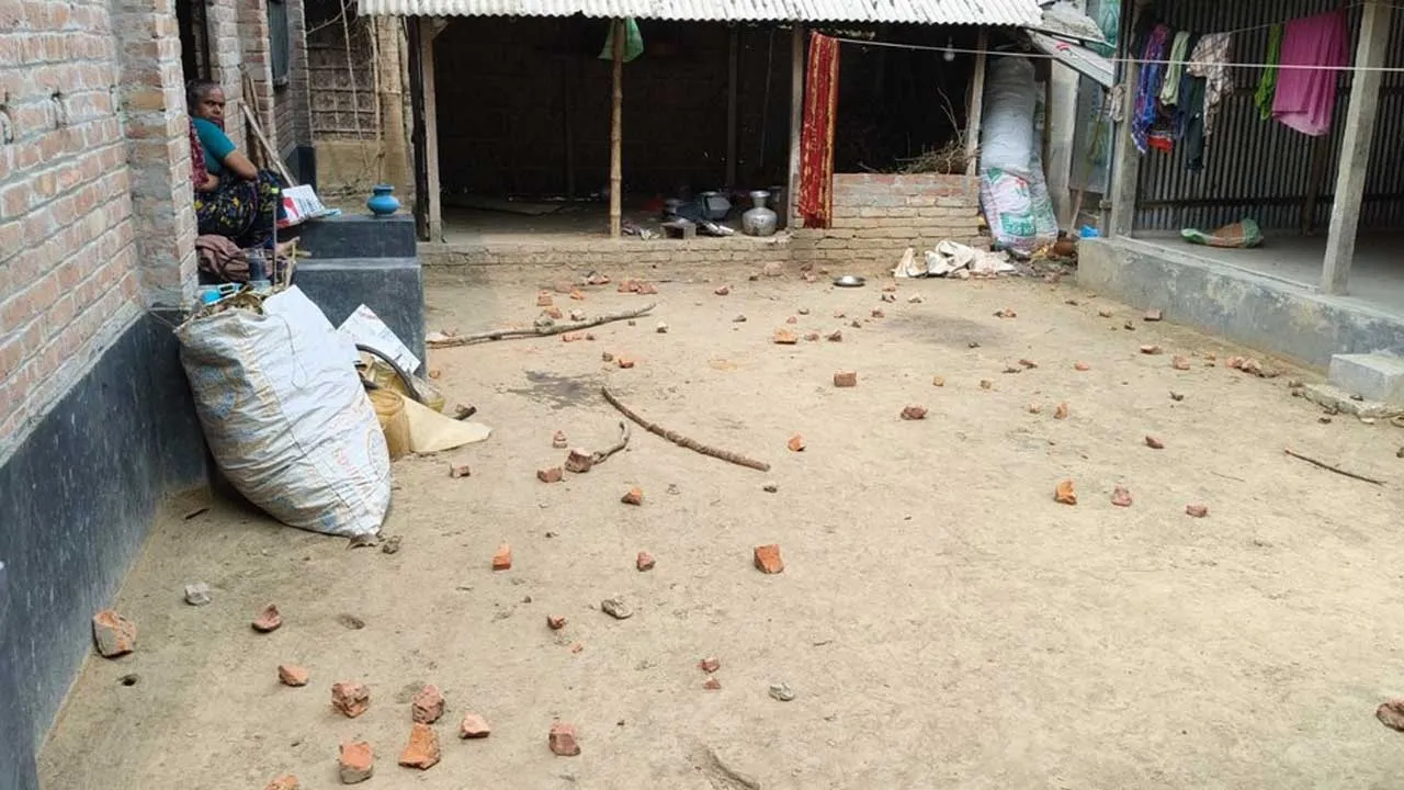 শৈলকুপায় মসজিদ কমিটি গঠন নিয়ে সংঘর্ষে আহত ২০, ভাঙচুর