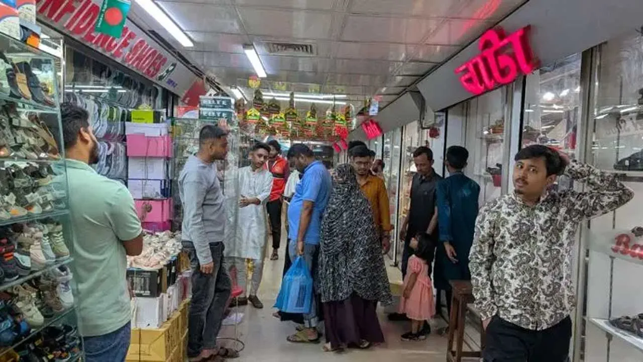 বিদ্যুৎ সাশ্রয়ে রাত ৮টার মধ্যে শপিংমল-মার্কেট-দোকান বন্ধের নির্দেশ
