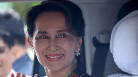 সু চির সাথে মিয়ানমারে রেড ক্রস কর্মকর্তার সাক্ষাৎ