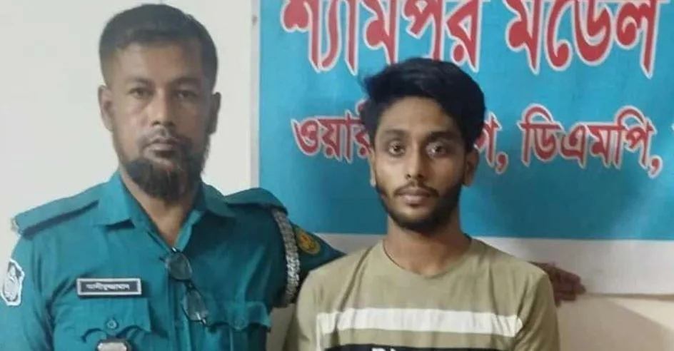 শ্যামপুরে বাসে অগ্নিসংযোগের চেষ্টা, নিষিদ্ধ ঘোষিত ছাত্রলীগ কর্মী গ্রেফতার