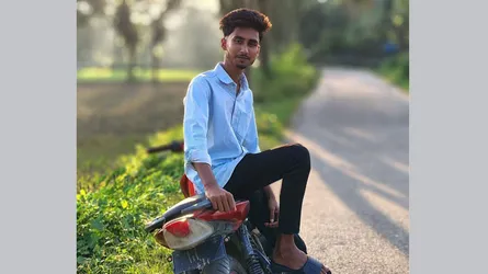 সিংগাইরে সিএনজি-মোটরসাইকেলের সংঘর্ষে নিহত ১