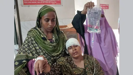 সিংড়ায় মা-ছেলেকে কুপিয়ে জখম করল আওয়ামী লীগ কর্মীরা