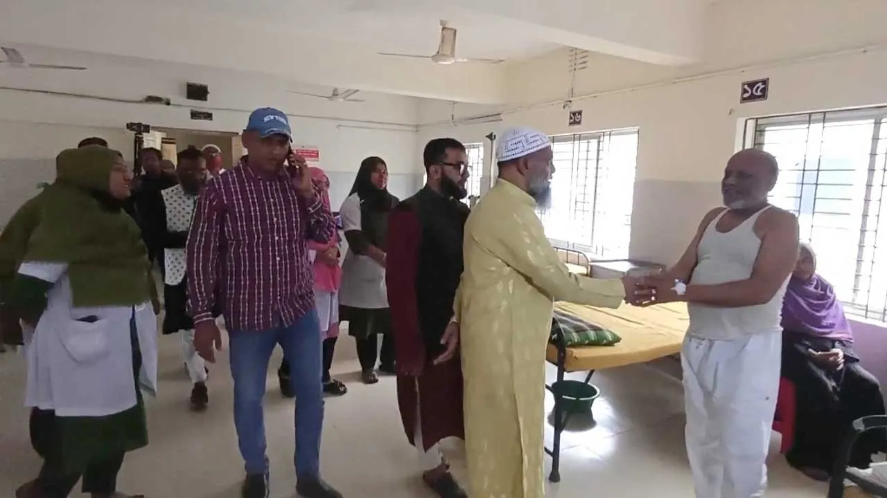 সিরাজদিখান স্বাস্থ্য কমপ্লেক্স পরিদর্শনে এমপি আব্দুল্লাহ