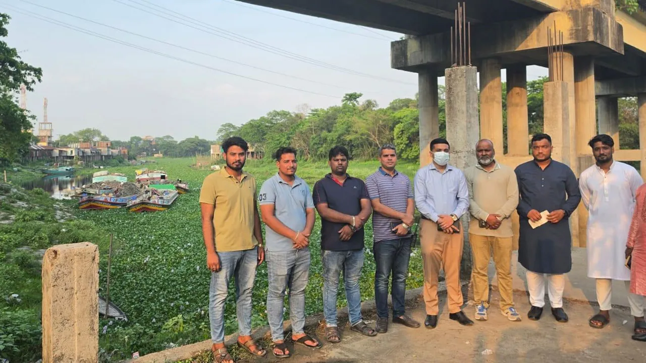 সিরাজদিখানে ভ্রাম্যমাণ আদালতের অভিযান, ৪ ট্রলার আটক
