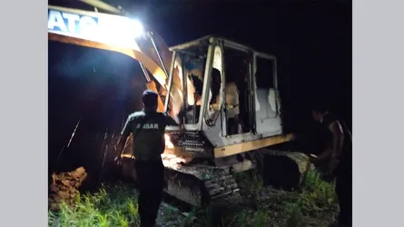 মুন্সীগঞ্জে কৃষি জমির মাটি কাটা বন্ধে রাতে ভ্রাম্যমাণ আদালতের অভিযান