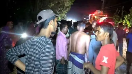 সিরাজগঞ্জে সড়ক দুর্ঘটনায় ৩ মোটরসাইকেল আরোহী নিহত