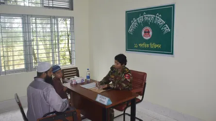 সিরাজগঞ্জে সেনাবাহিনীর ফ্রি মেডিক্যাল ক্যাম্প