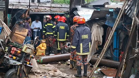সীতাকুণ্ডে অক্সিজেন সিলিন্ডার বিস্ফোরণে নিহত ১, আহত ২