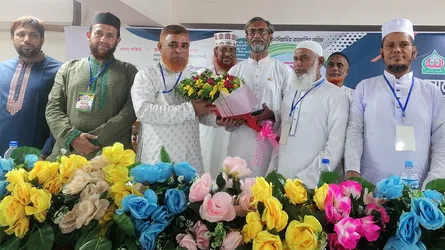 সীতাকুণ্ডে জামায়াতে যোগ দিলেন জাতীয় পার্টি নেতা ডা: দিদার