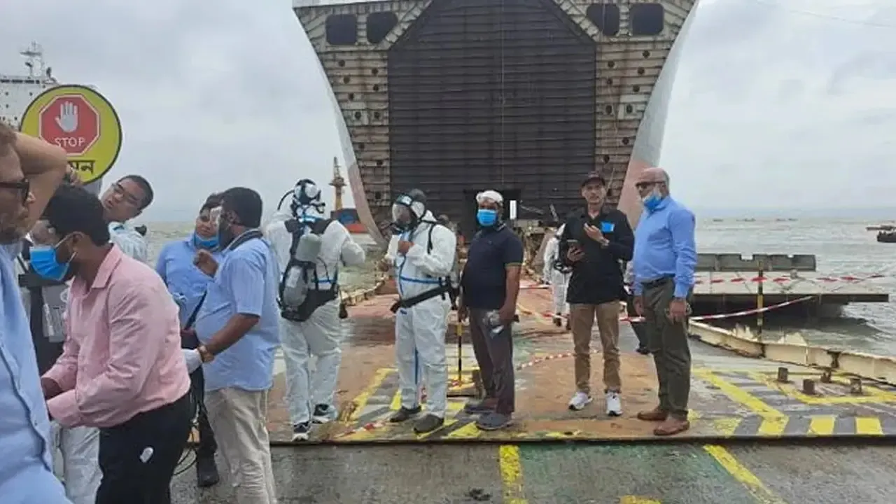 সীতাকুণ্ডের শিপইয়ার্ড দুর্ঘটনায় নিহতের সংখ্যা বেড়ে ১০