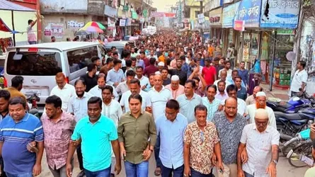 ফেনী-৩ আসনে বিএনপির প্রার্থী মিন্টুকে অভিনন্দন জানিয়ে আনন্দ মিছিল