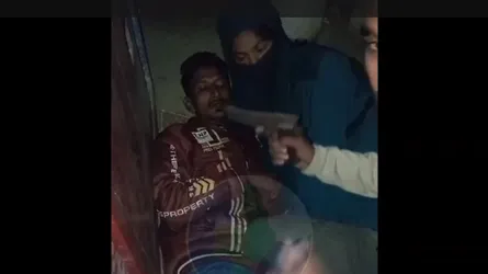 সোনাগাজীতে ছাত্রদল নেতার হাতে বিদেশী পিস্তল, ভিডিও ভাইরাল