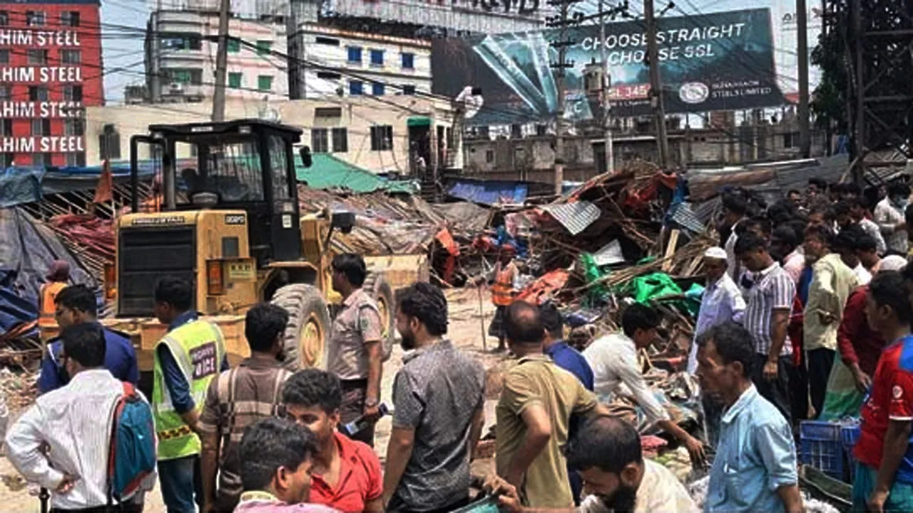 সোনারগাঁওয়ের কাঁচপুরে সহস্রাধিক অবৈধ দোকান উচ্ছেদ
