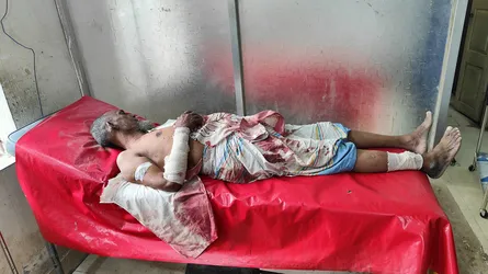 বাবাকে পিটিয়ে রক্তাক্ত করলেন সন্তানরা, ভিডিও ভাইরাল