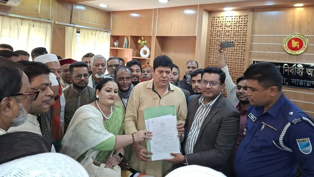 সোনারগাঁওয়ে বিএনপির প্রার্থী মান্নানের পক্ষে মনোনয়ন পত্র সংগ্রহ