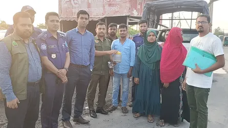 সোনারগাঁওয়ে বিলুপ্তপ্রায় তক্ষক উদ্ধার, আটক ২