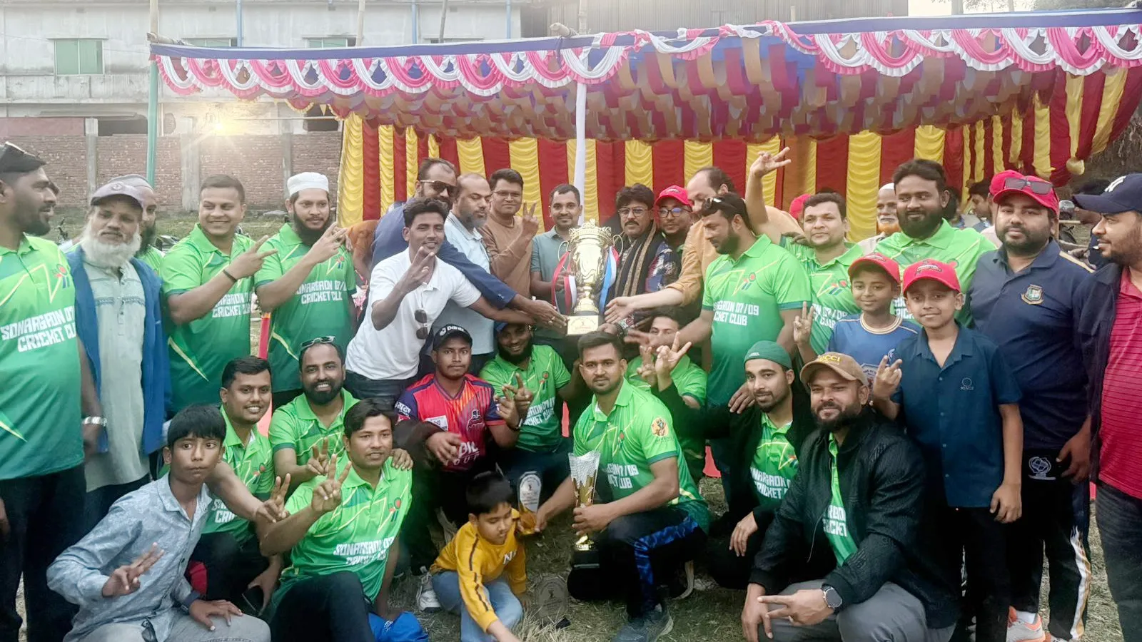 সোনারগাঁয়ে লিজেন্ড কাপ ৩৫প্লাস টুনামেন্টের ফাইনালে সোনালী অতীতের জয়