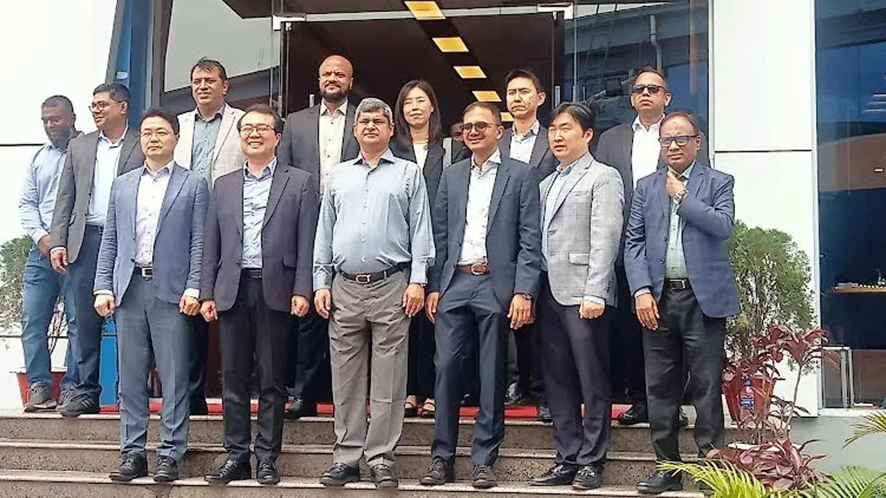 দক্ষিণ কোরিয়ার রাষ্ট্রদূতের ফেয়ার ইলেকট্রনিক্স কারখানা পরিদর্শন