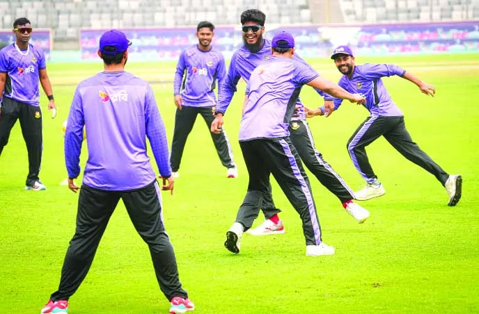 মাশরাফি যুগে যেতে চায় বাংলাদেশ