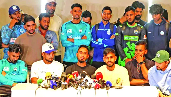 সরকার না আমরাই বেশি টাকা দেই  : মিরাজ