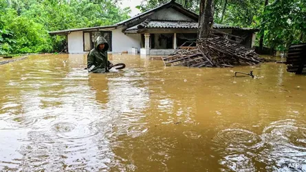 শ্রীলঙ্কায় বন্যায় নিহতের সংখ্যা বেড়ে ১২৩, নিখোঁজ ১৩০