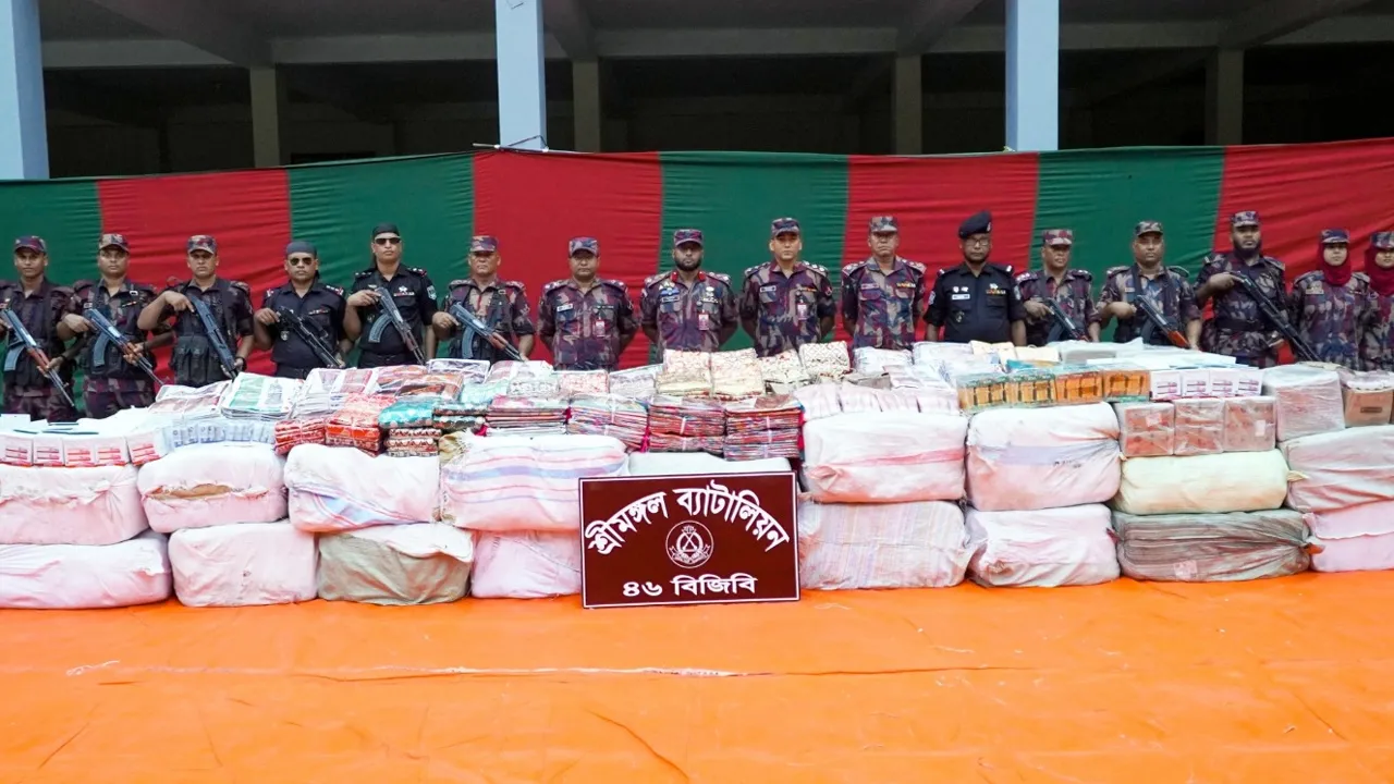 শ্রীমঙ্গল রেলস্টেশনে ৩ কোটি টাকার ভারতীয় শাড়ি-কসমেটিকস জব্দ